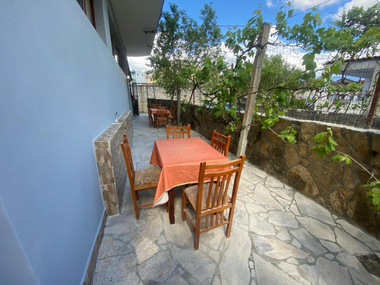 Guesthouse Seli Берат Экстерьер фото