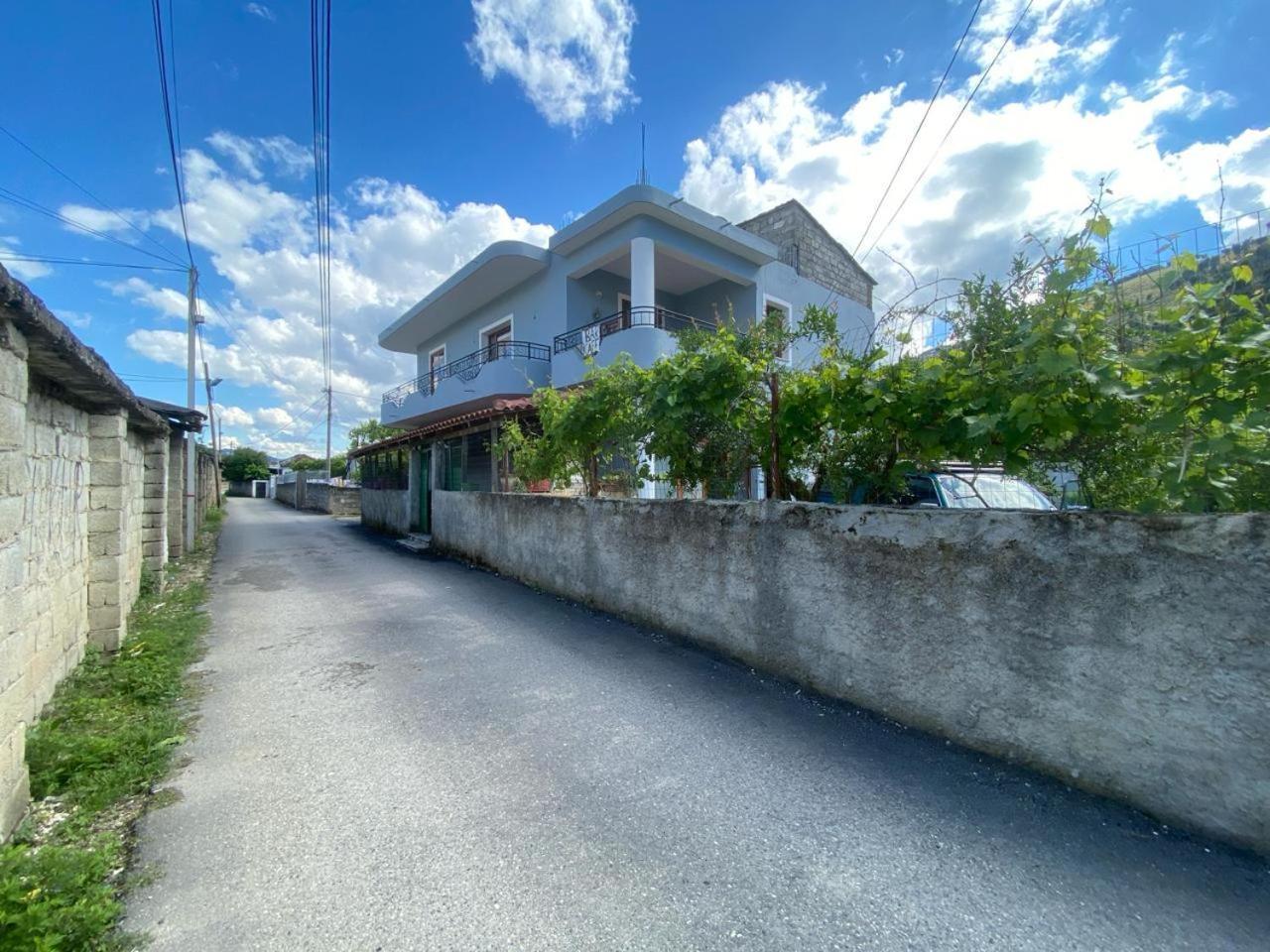 Guesthouse Seli Берат Экстерьер фото