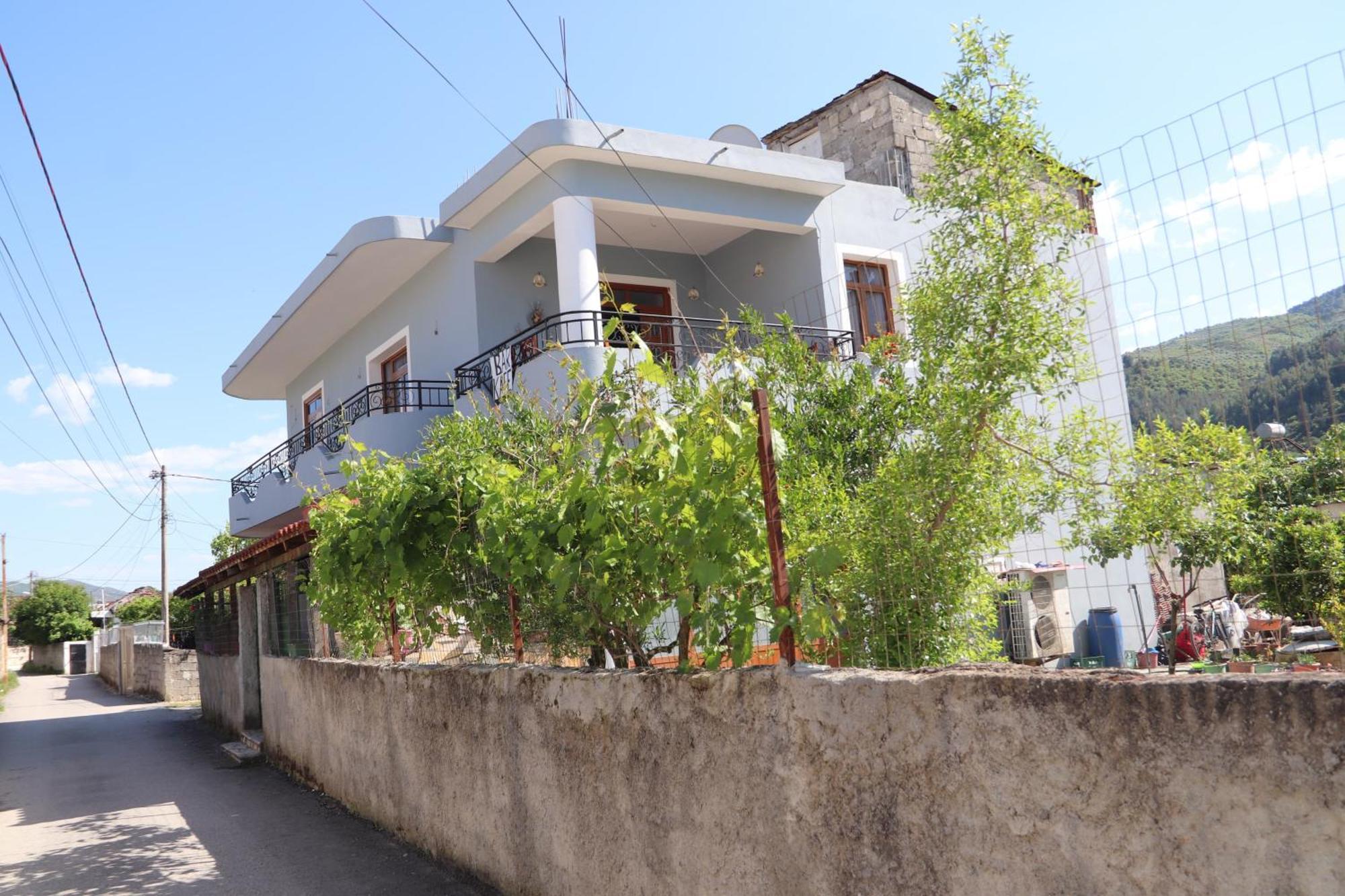 Guesthouse Seli Берат Экстерьер фото
